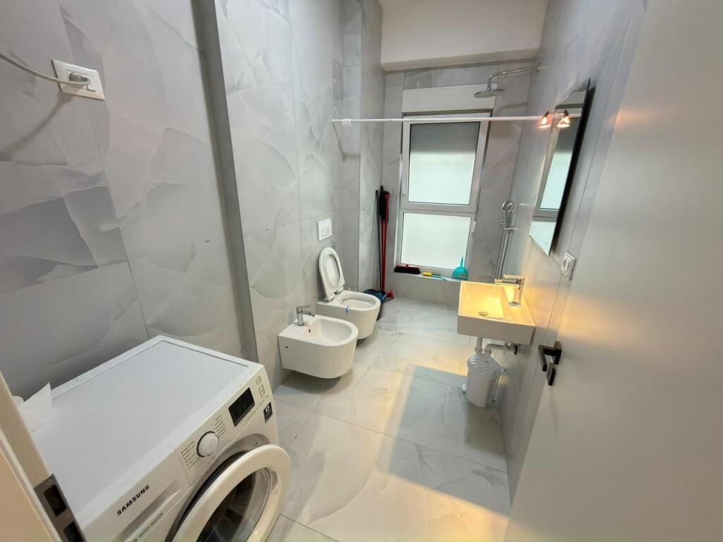 🏡 Jepet me qira apartament 1+1 📍 Ali Demi, Kompleksi Kaimi💶 Çmimi: 40,000 lekë / muaj