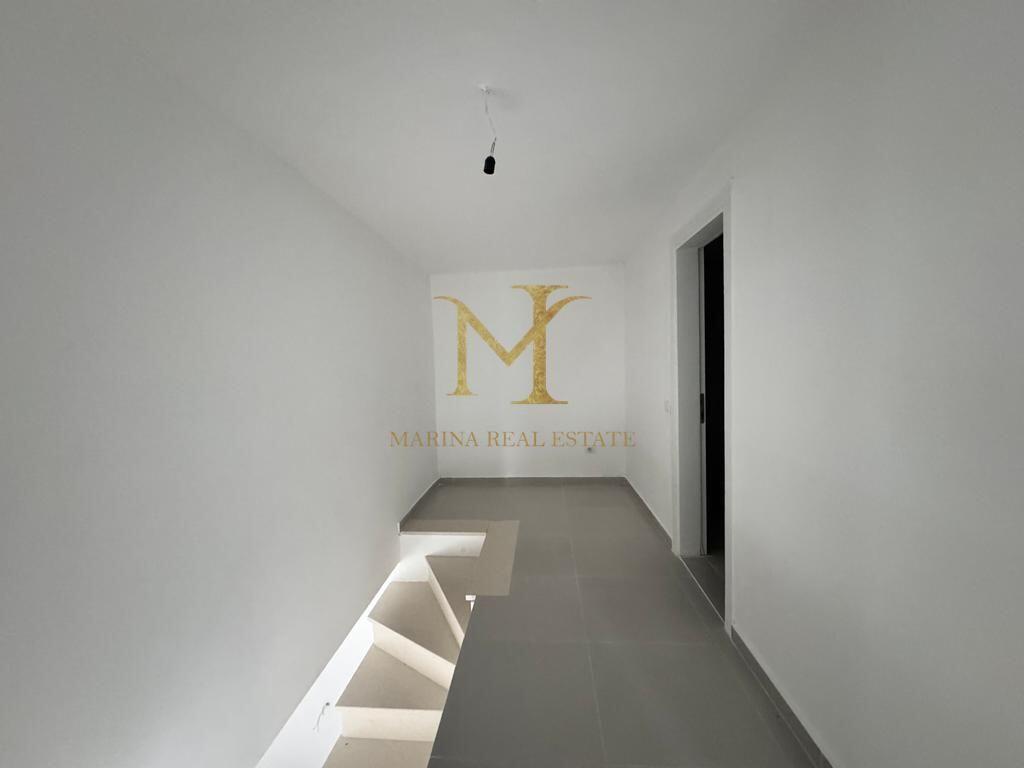 Duplex in vendita a Golem, Durres. Nuovo edificio 2025. 100m2.