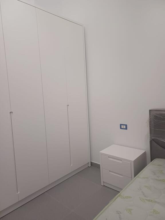 Kodra e Diellit/Eleonora appartamento 1+1 in affitto 470€