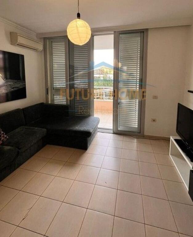 Appartamento 1+1+POSTO AUTO, Liqeni i That.