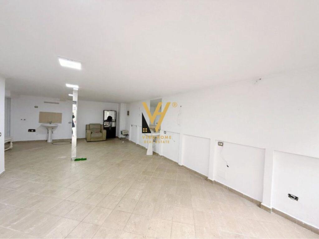 VENDITA UNITA' COMMERCIALE A MISTO MAME, PALAZZI CABEJ 160.000 EURO