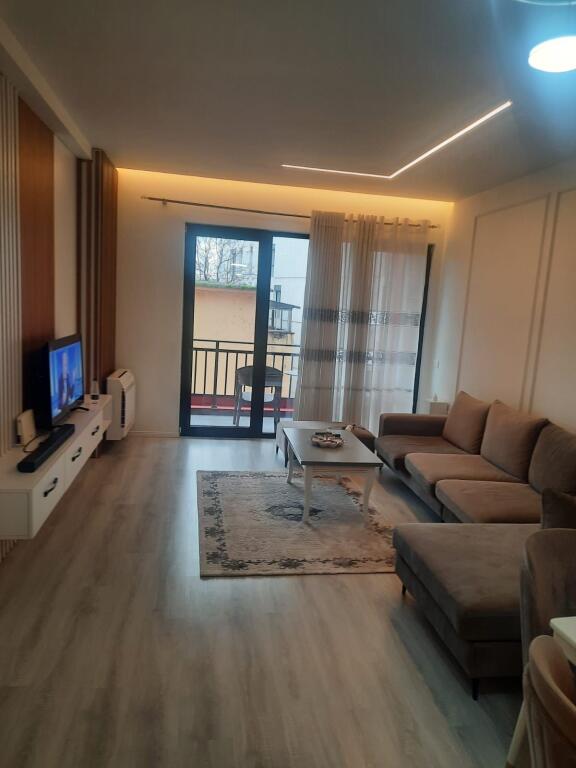 🏠 Jepet me qera apartament 2+1+2 📍 Rruga e Dibrës – Kompleksi Arlis💶 Çmimi: 750 € / muaj