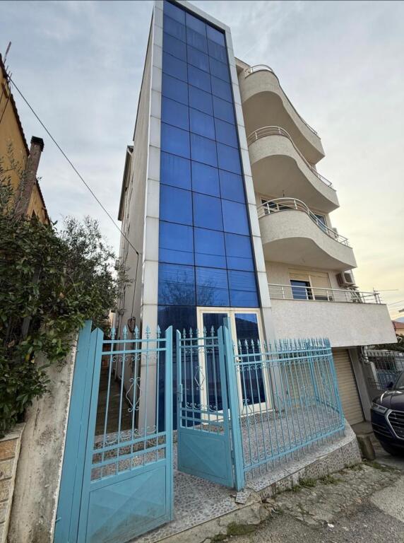 Edificio commerciale in vendita a Sauk, per hotel, cliniche ecc.