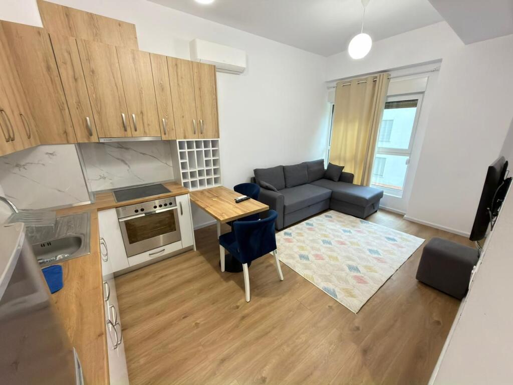 🏡 Jepet me qira apartament 1+1 📍 Ali Demi, Kompleksi Kaimi💶 Çmimi: 40,000 lekë / muaj