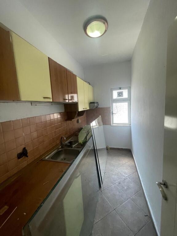 Affittiamo un appartamento 2+1 vicino alla Libreria Universitaria per ufficio o abitazione