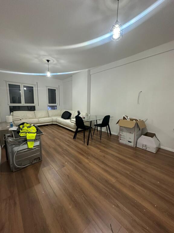 APARTAMENT ME QERA 2+1+2