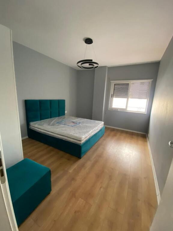 Vendesi in vendita 1+1 quartiere 13 Durazzo con vista mare