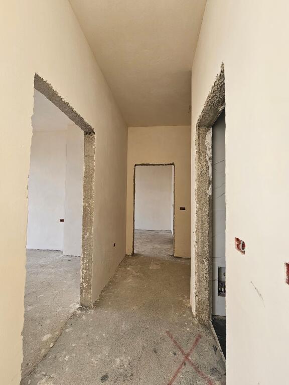 In vendita 2+1+2wc &amp; Balcone + posto auto  📍 Fusha e Aviacionit *( 170.000 Euro )* - Laprake | In fase di costruzione, termina in 7 mesi. Piano 4