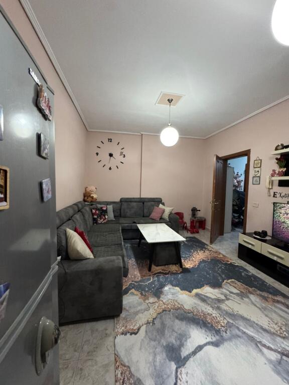 AFFITTASI APPARTAMENTO 2+1 .RR.DIBRES 450 €