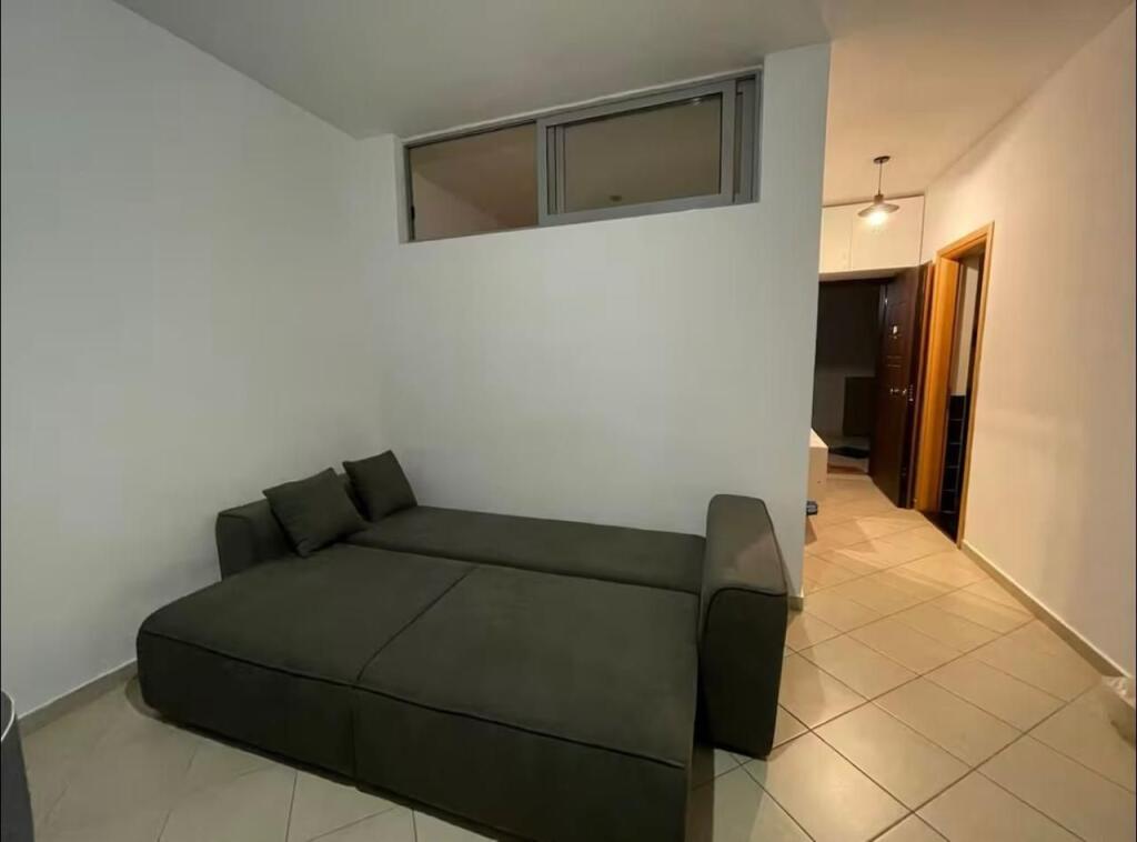 🏠 VENDESI APPARTAMENTO 1+1 📍 Kombinati i Peshkut, Vlorë