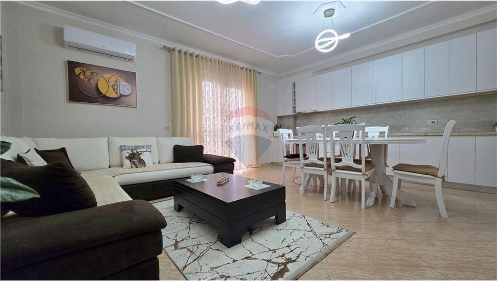 Apartament 2+1+2 në shitje, Rr. e Çipajve, Vlorë 186 000€ (i negociueshem)