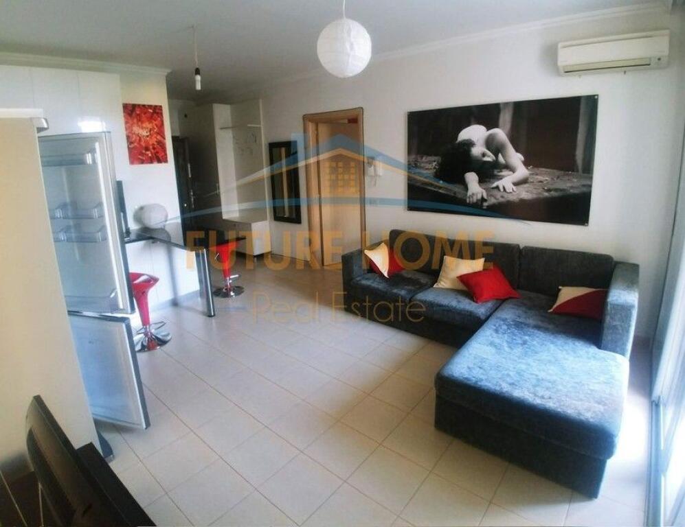 Appartamento 1+1+POSTO AUTO, Liqeni i That.