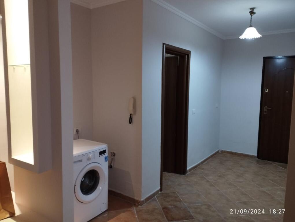 For rent 2+1 apartment on Kavajes Street near the Globe center.