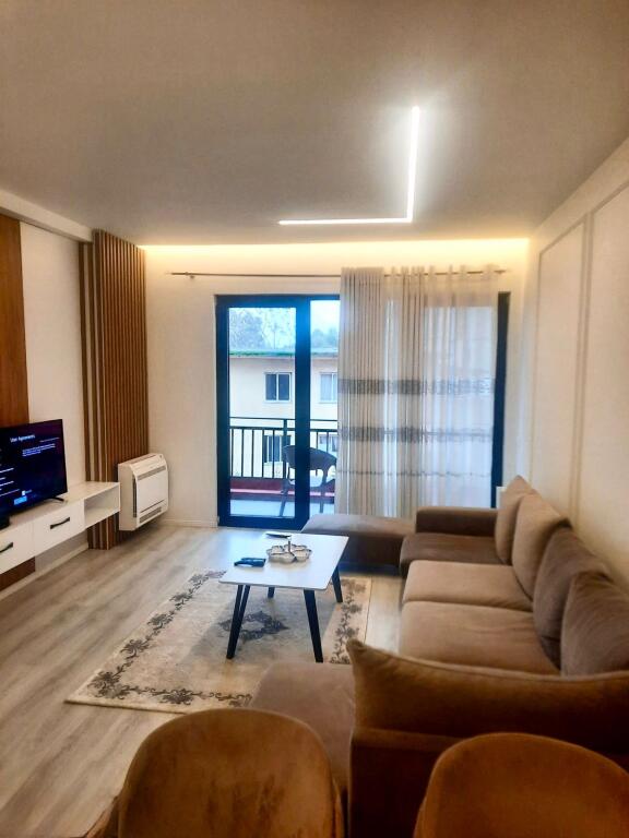 🔥 Super Apartament me Qira – Farmacia 10