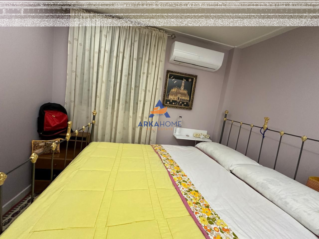 JEPET ME QERA PJESE E NJE SHTEPIE PRIVATE 50M2 "RRUGA DERVISH HEKALI,SHKOLLA E KUQE" 55.000 LEKE