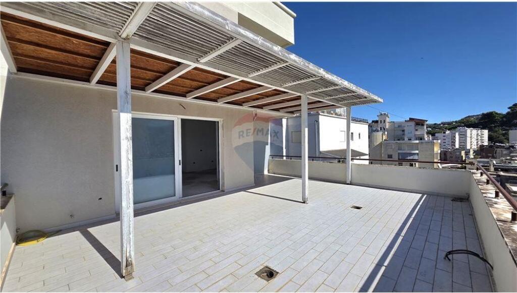 Duplex in vendita vicino alla Chiesa Ortodossa, Vlore