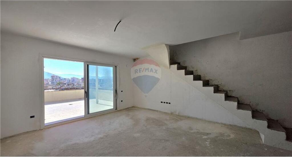 Duplex in vendita vicino alla Chiesa Ortodossa, Vlore