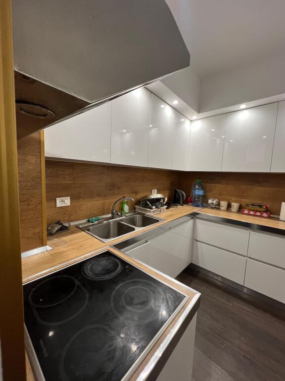 Shitet Super Apartament 2+1+2.Astir