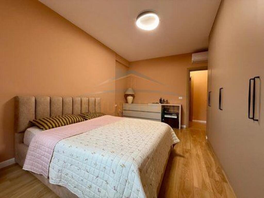 For sale, Apartment 2+1, Barricades Street, Tirana