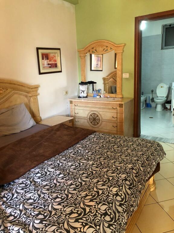 Appartamento 2+2 bagni+1 balcone al bar artisti ad Astir