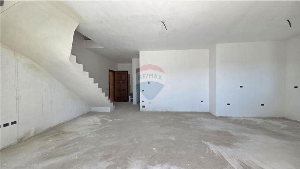 Duplex in vendita vicino alla Chiesa Ortodossa, Vlore
