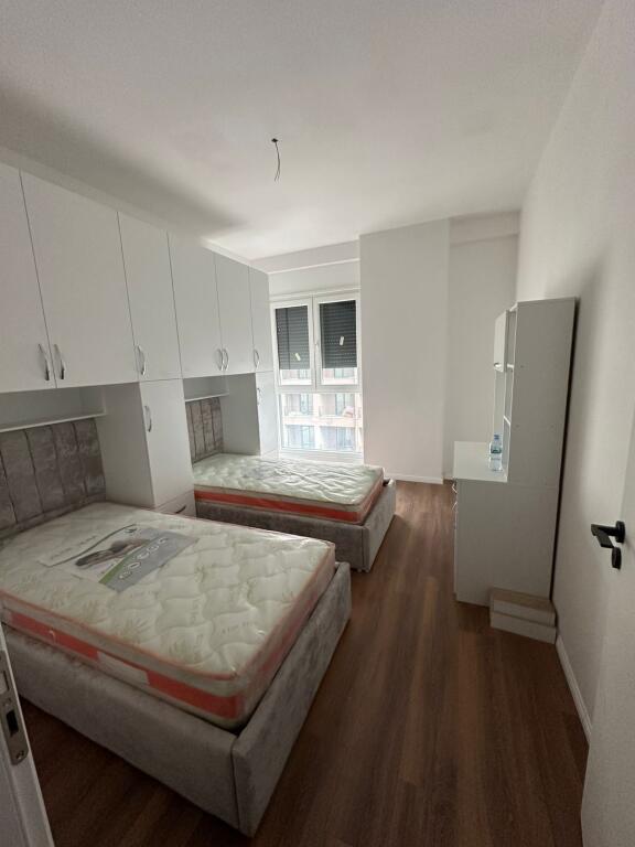 APARTAMENT ME QERA 2+1+post parkimi