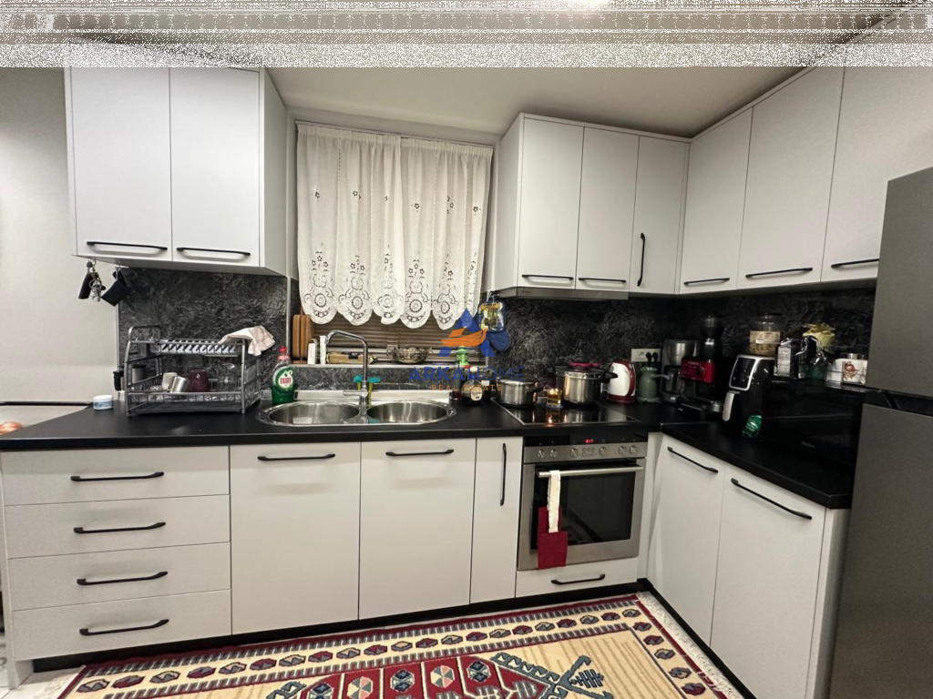 JEPET ME QERA PJESE E NJE SHTEPIE PRIVATE 50M2 "RRUGA DERVISH HEKALI,SHKOLLA E KUQE" 55.000 LEKE