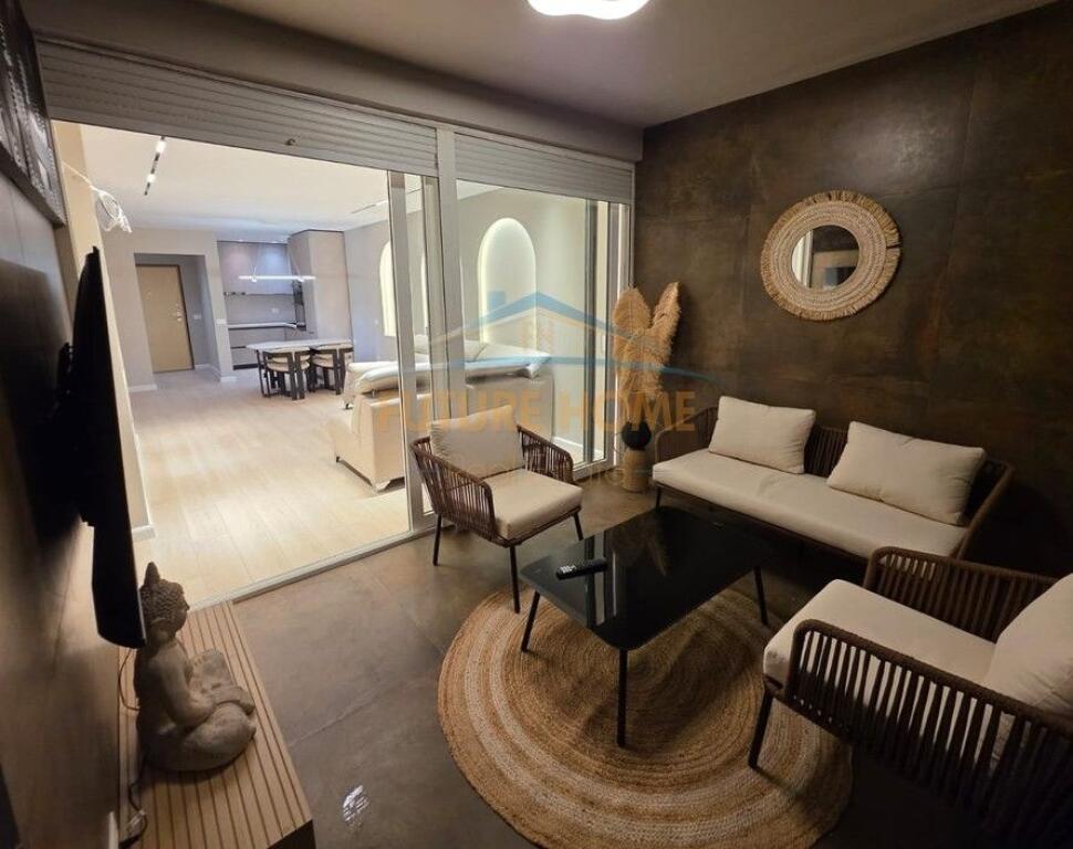 For sale, 2+1+2 apartment with veranda, near the Old Exhibition, Tirana..