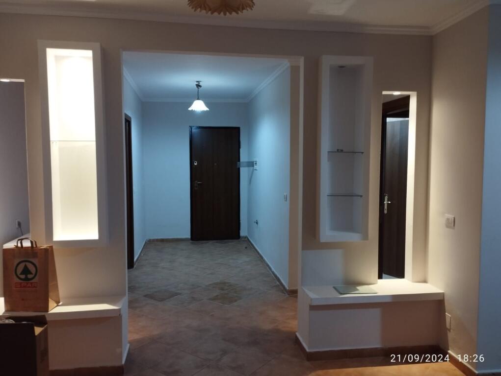 For rent 2+1 apartment on Kavajes Street near the Globe center.
