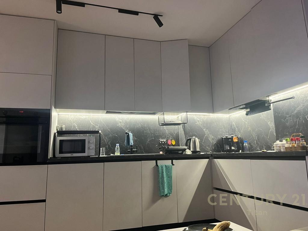 Apartament 2+1 per qira te ish fusha e aviacionit.