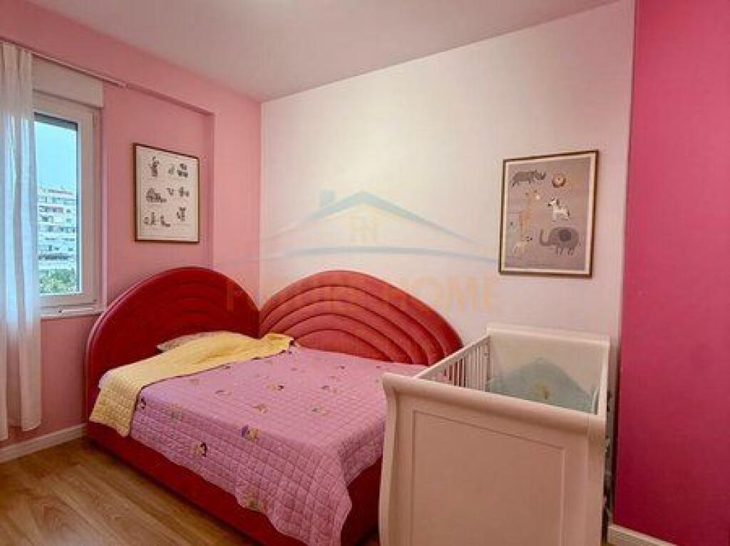 For sale, Apartment 2+1, Barricades Street, Tirana