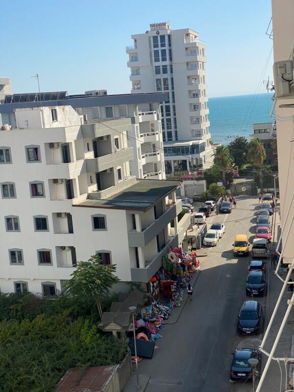 Vendesi in vendita 1+1 quartiere 13 Durazzo con vista mare