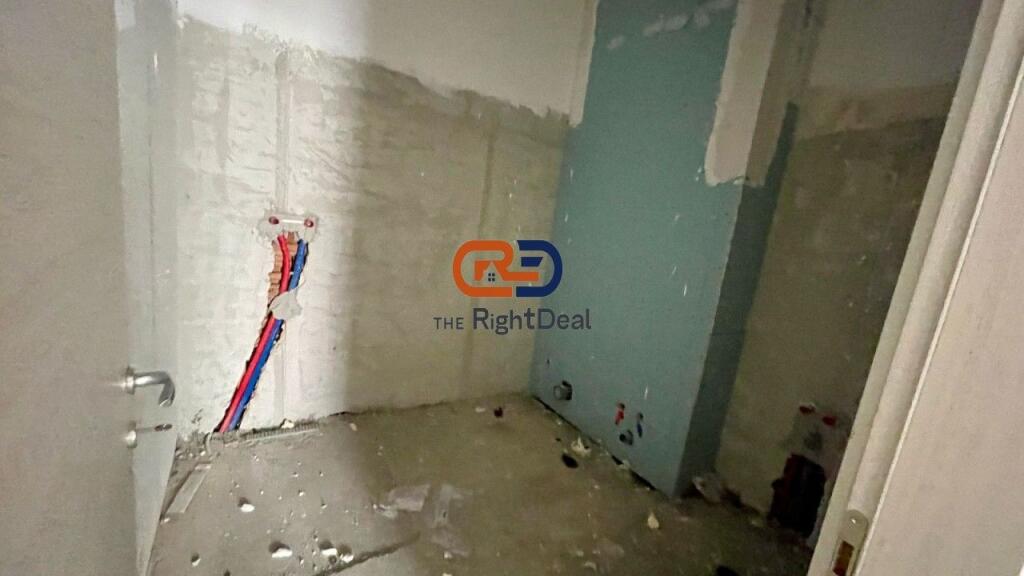Ne Kamez, Shitet Apartament 3+1+2, Me Planimetri te Rregullt!!!