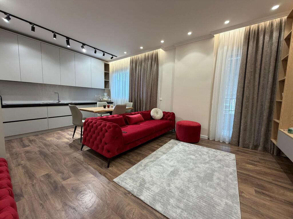 Affittasi appartamento 1+1 con posto auto vicino al mercato nuovo Piano 7 Palazzo 2024 Appena investito Mai abitato prima Prezzo 1000 euro
