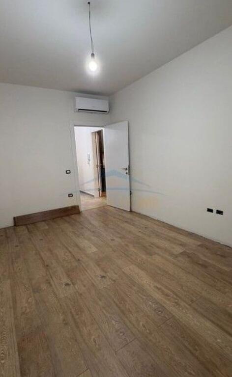 Office space for rent at the Paris Municipality.