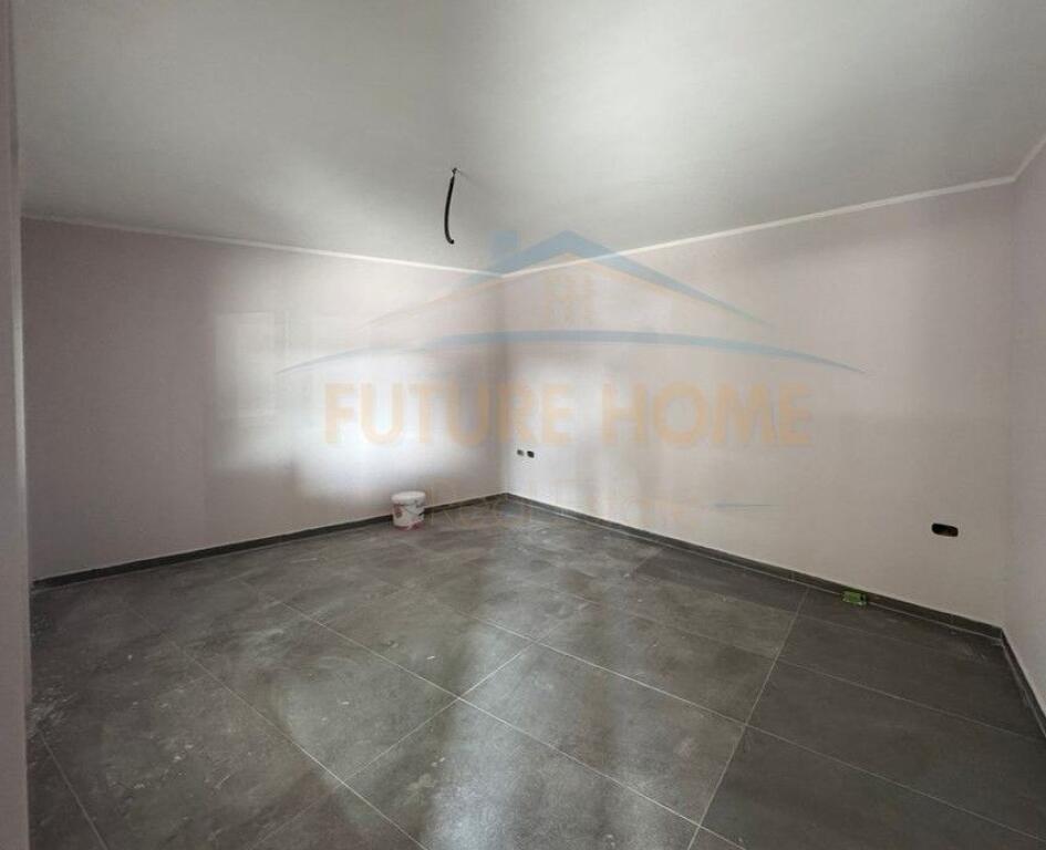 Rent, Warehouse, Bërxullë.