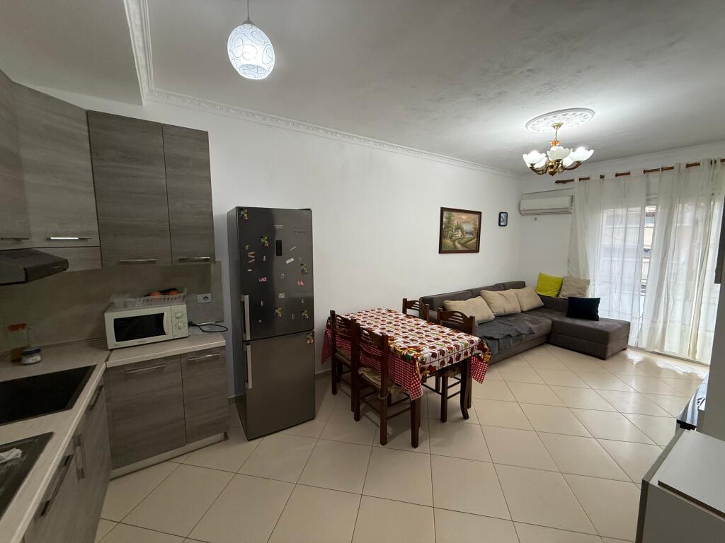 📣 QERA Apartament 1+1 Me Ballkon 📍 Kompleksi Golden Park, Perballe Spitalit Amerikan 💶 45.000 Leke/Muaj✨