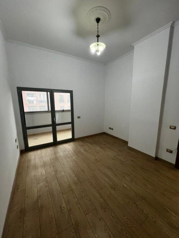 Tirane Rental Opportunity: Office space for rent, 380 euros per month
