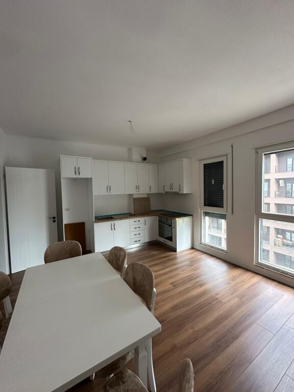 APARTAMENT ME QERA 2+1+post parkimi