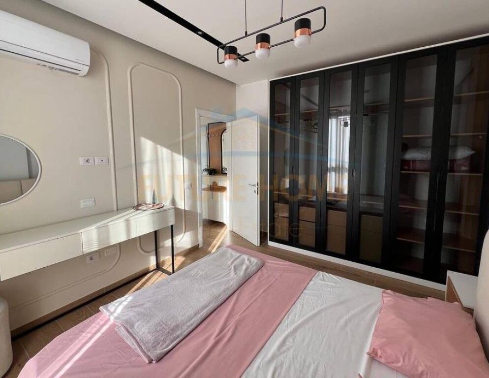 Qera, Apartament 1+1+POST PARKIMI, Rruga e Barrikadave, Tiranë.
