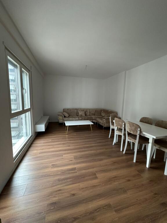 APARTAMENT ME QERA 2+1+post parkimi