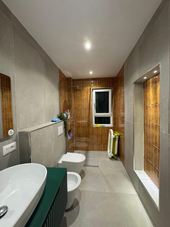 🏡 Appartamento 2+1 con Balcone in Affitto – Myslym Shyri💶 750 €