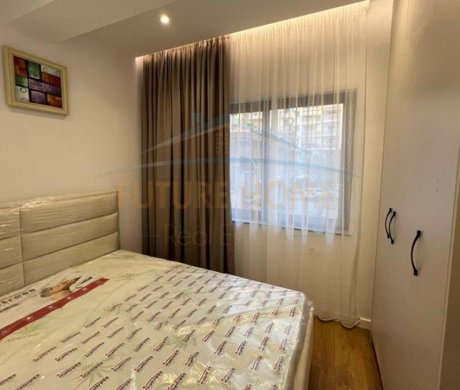 In vendita, Appartamento 1+1, Komuna e Parisit, Tirana.