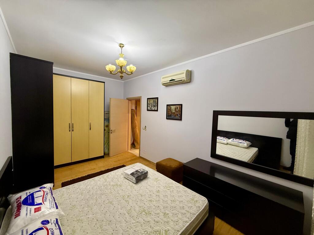 📣 AFFITTO Appartamento 2+1 con 2 Bagni 📍 Myslym Shyri ✨  🏢 Edificio Esistente 🪜 6° Piano (Senza Ascensore) 📐 Superficie Netta 120 m2 🛋️ Arredato con Condizioni Moderne 🔹 Veranda 🔹 Balcone 👉 Preferiti Clienti Familiari  💶 Prezzo 55.000 Leke/Mese (Non Trattabile)