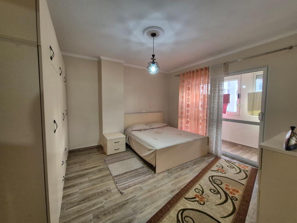 Jepet apartament me qera 1+1