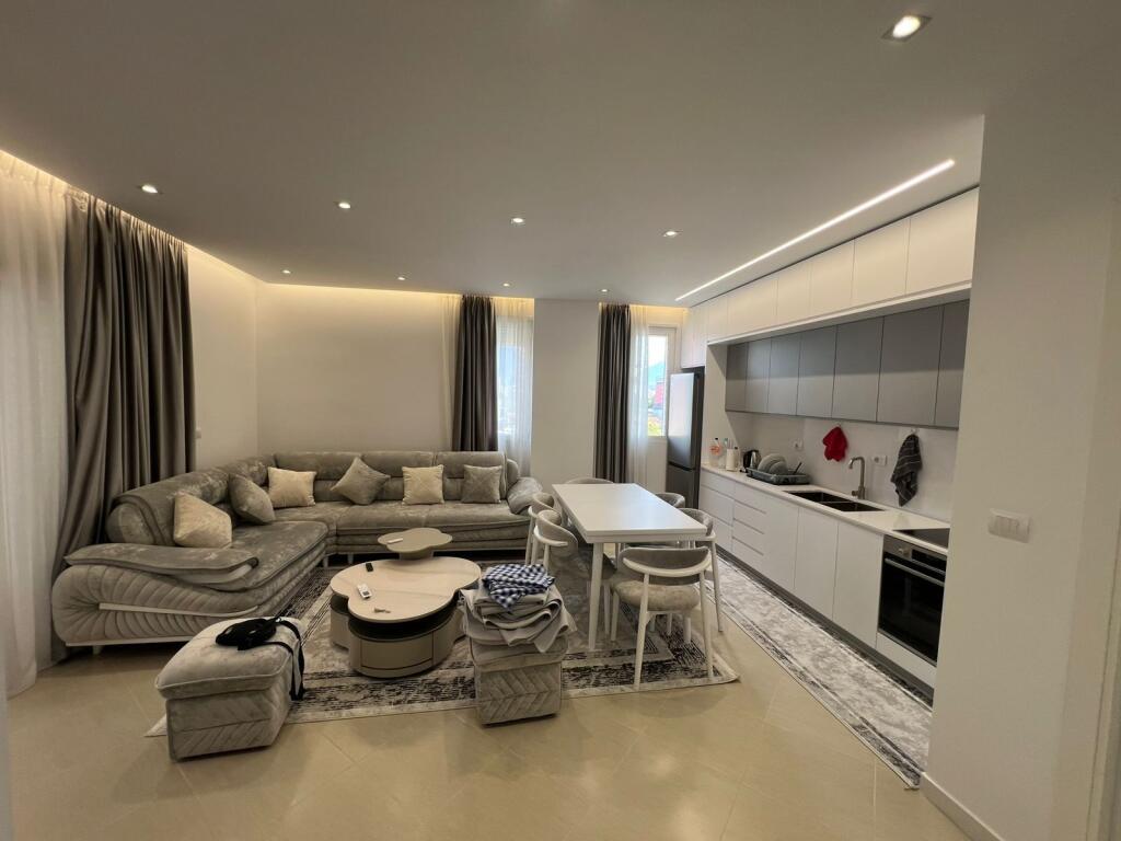 Apartment 2+1+2 for sale near American Hospital 3