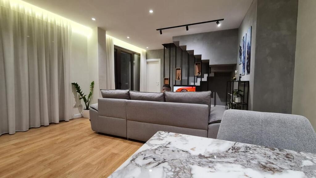 DUPLEX DI LUSSO 2+1 IN AFFITTO IN CENTRO