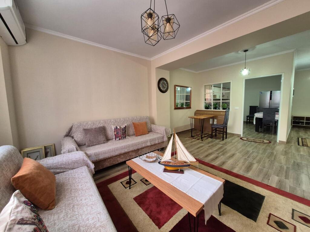 Jepet apartament me qera 1+1