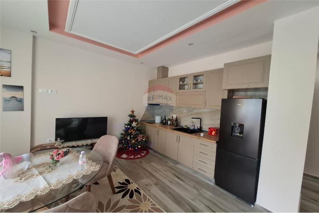 🏢 Appartamento 2+1 in Vendita – Via Ali Demi, Vlorë