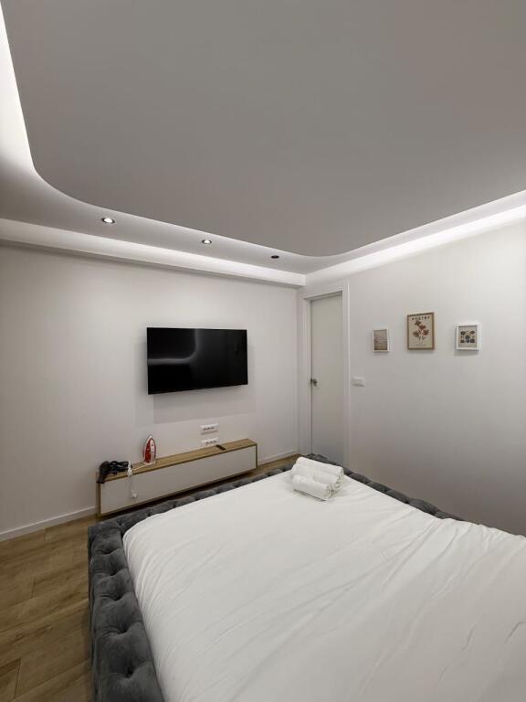 Apartament 1+1, 21 Dhjetori!